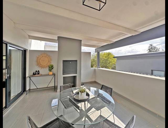 2 BEDROOM APARTMENT FOR SALE IN BRYANSTON